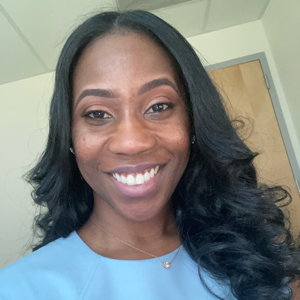 Meet your Posher, Alexis